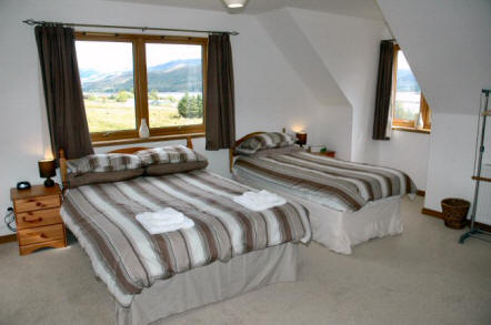 Loch Dubh Bed and Breakfast Family Room - beds and windows